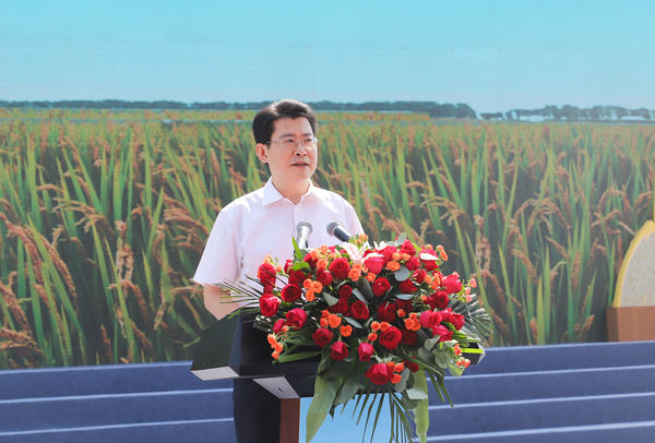 萍鄉(xiāng)市委副書記、市長劉爍致辭
